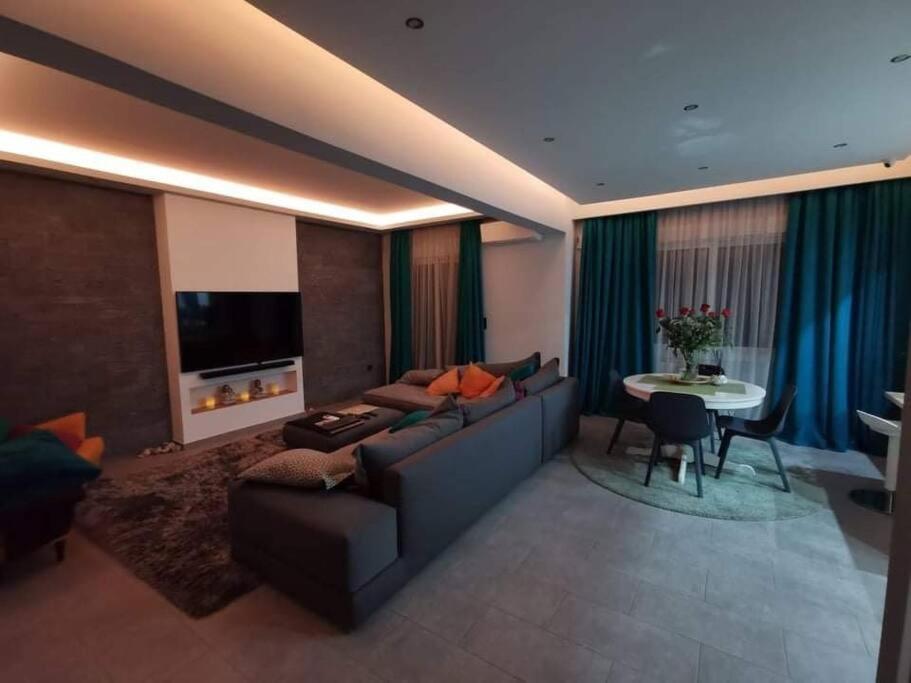 Live Minimal Apartment Athens Exterior photo